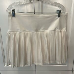 Athleta white skort. Large. Pleated mesh layers.